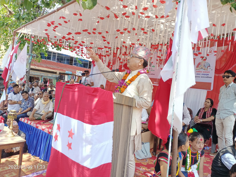 चुनावअघि महाधिवेशन गर्न ध्यानाकर्षणपत्र बुझाउँदै कांग्रेस संस्थापन समूहका २५ नेता